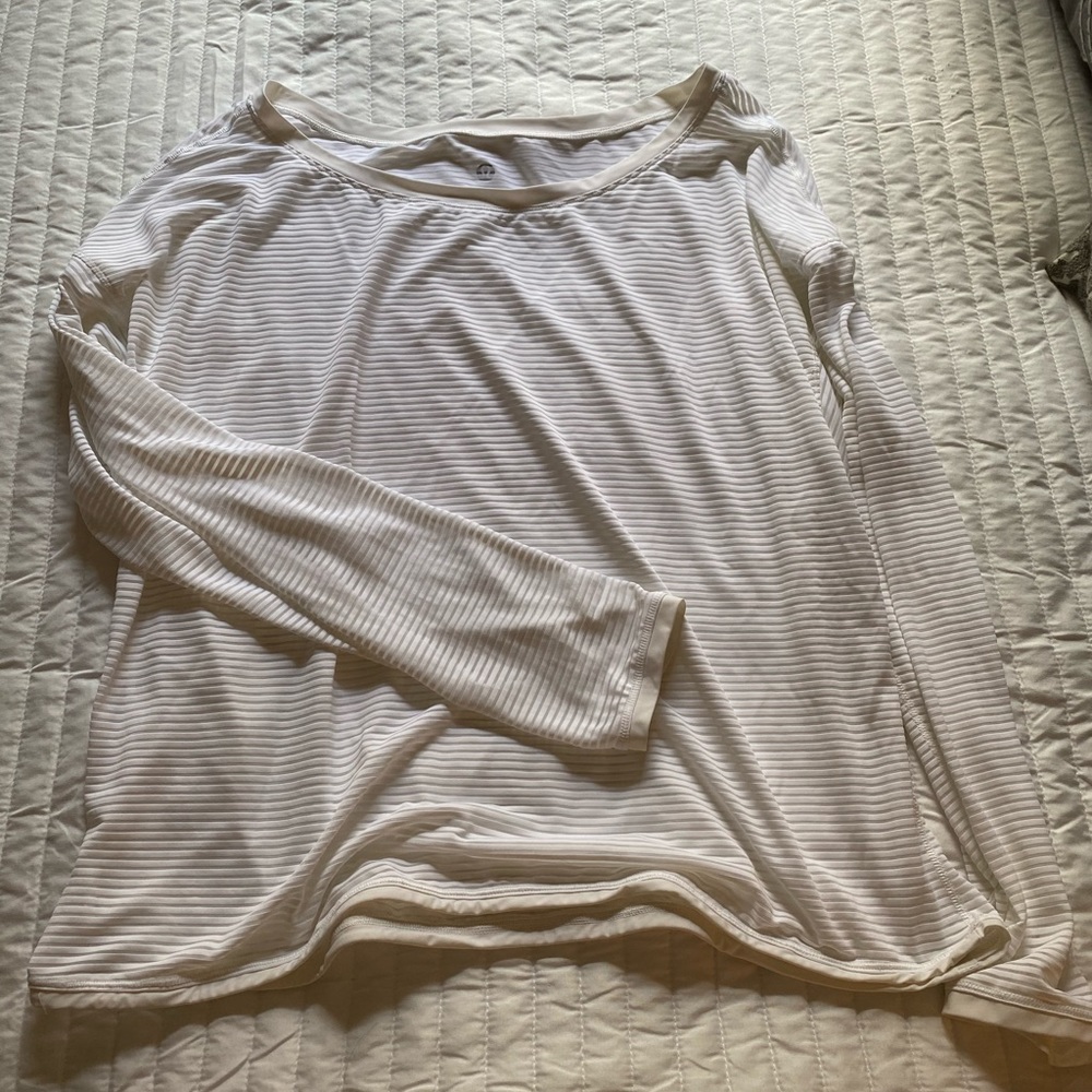 Lululemon lightweight long sleeve shirt